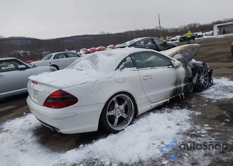 2004 Mercedes-Benz Sl 55 Amg z USA, uszkodzony, nr VIN WDBSK74F64F069237